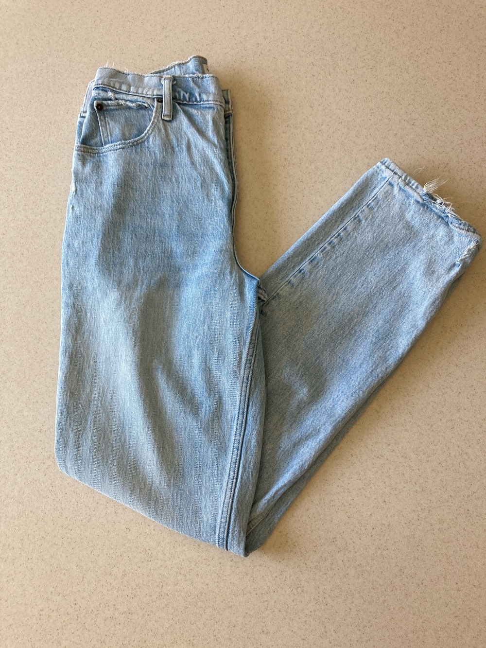 Abercrombie & Fitch Light Blue Distressed Straight Leg Jeans Women Size 28/6 L